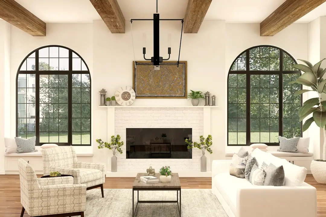 Salón con vigas de madera y ventanales en arco